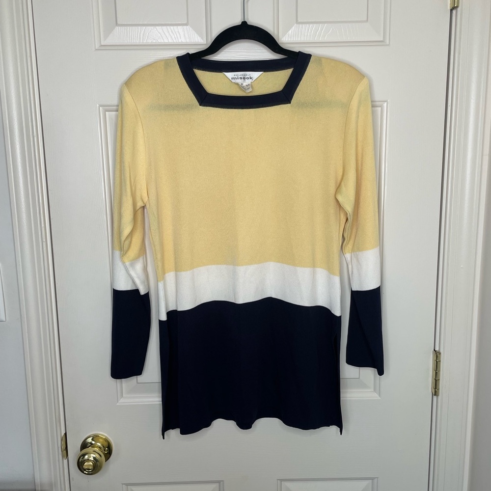 Exclusively Misook Petite Yellow White Navy Colorblock Knit Blouse Size M